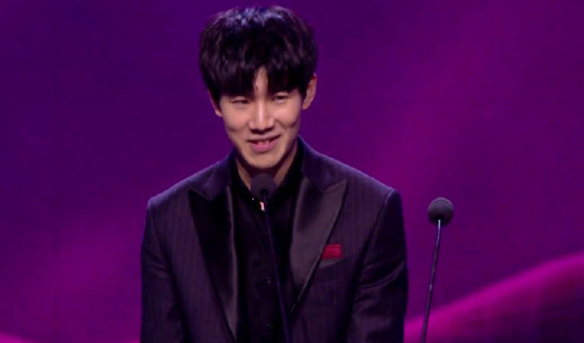 她的操作技 她的操作技