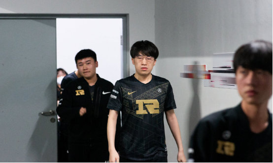 冷静和坚韧 冷静和坚韧