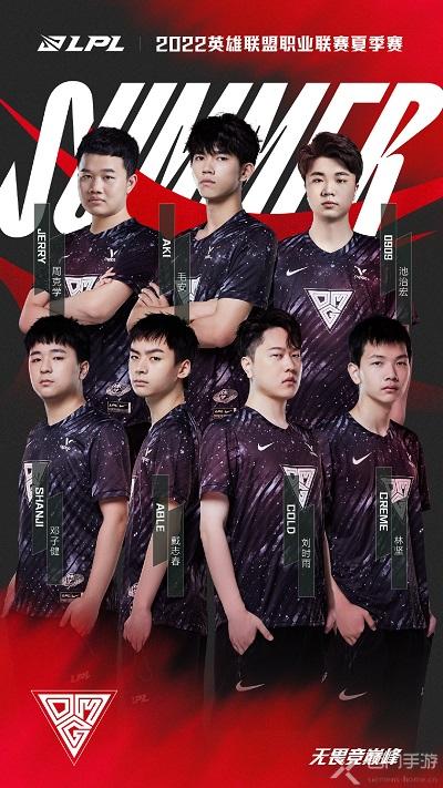 由此形成更 由此形成更